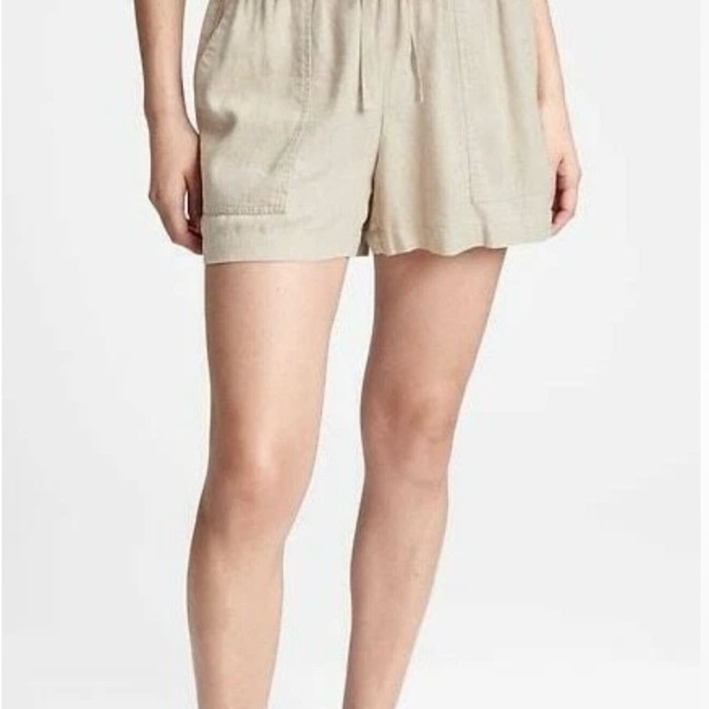 GAP Factory Women's Beige Shorts